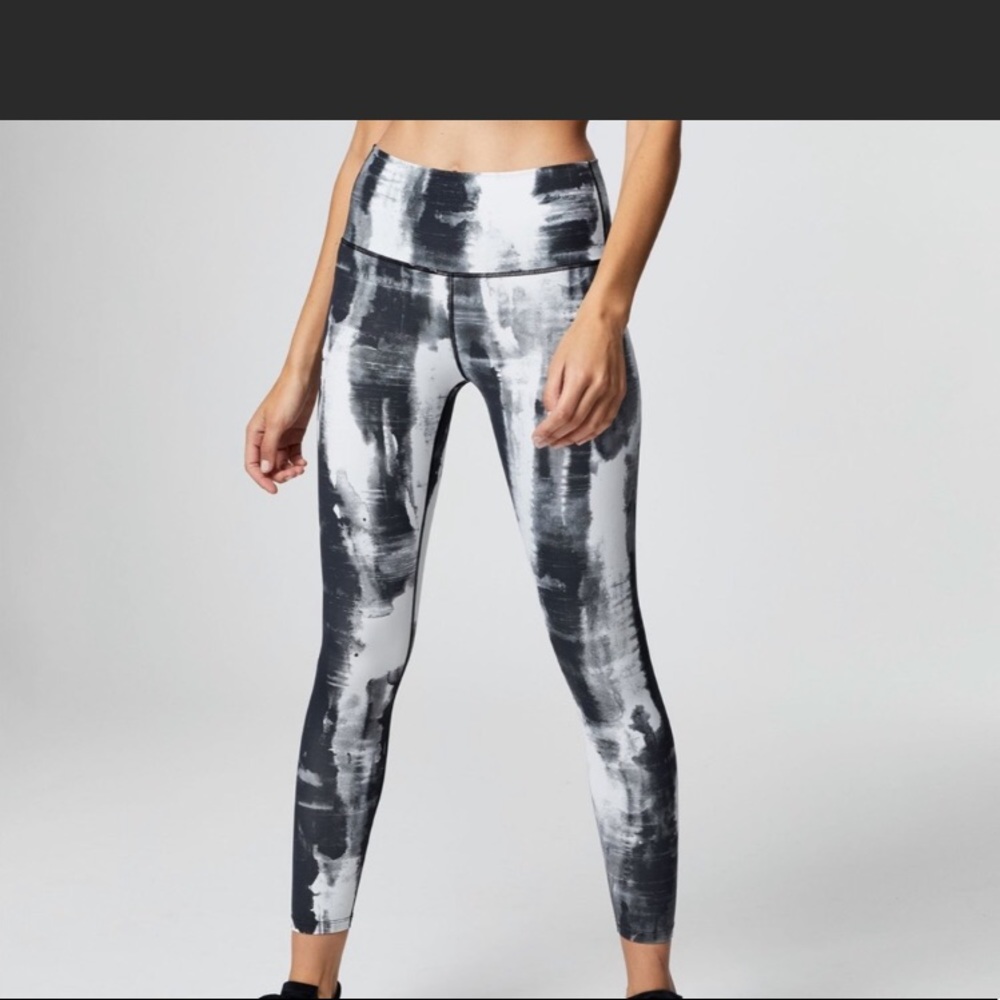 Varley paint leggings size XL